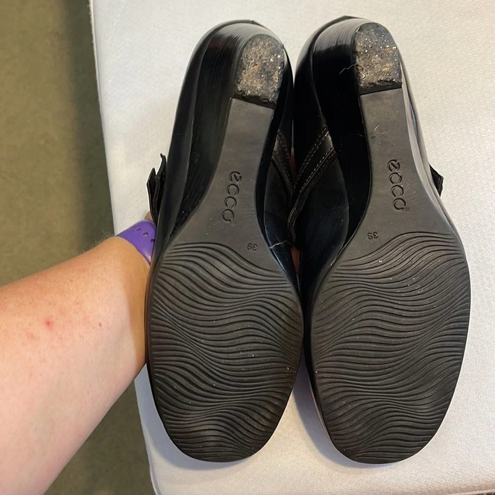 Ecco size 39 Mary janes